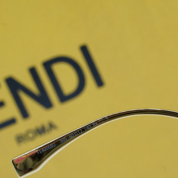 Final Price! Fendi FE40068U 30S Gold/Lilac Sunglasses - Picture 11 of 12
